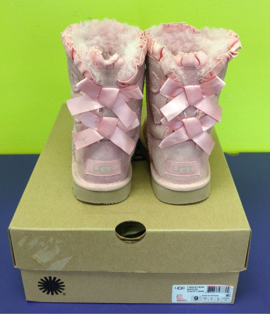 Ugg light pink discount boots